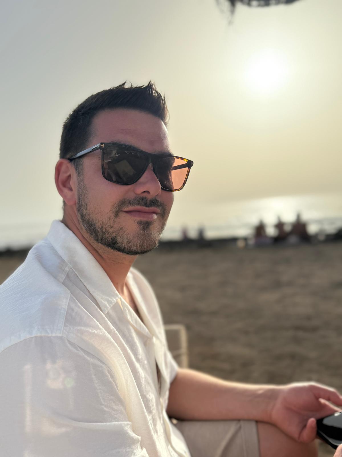 Gertjan (D** - Zwembadtrainer)